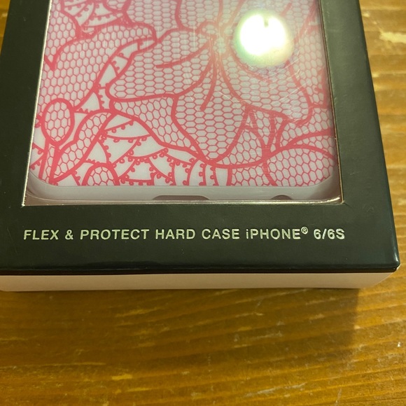 Victoria Secret flower IPhone 6 case not plus. New and never used. - Picture 5 of 5